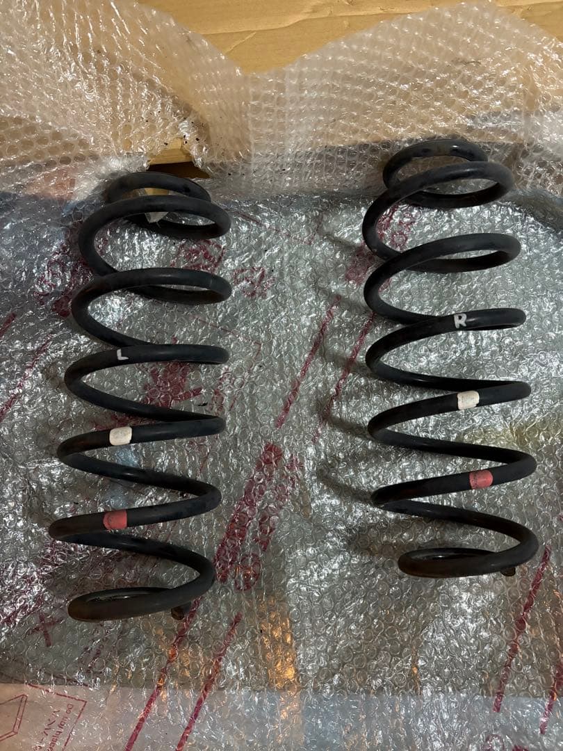 30プリウス後期純正サスペンション一台分