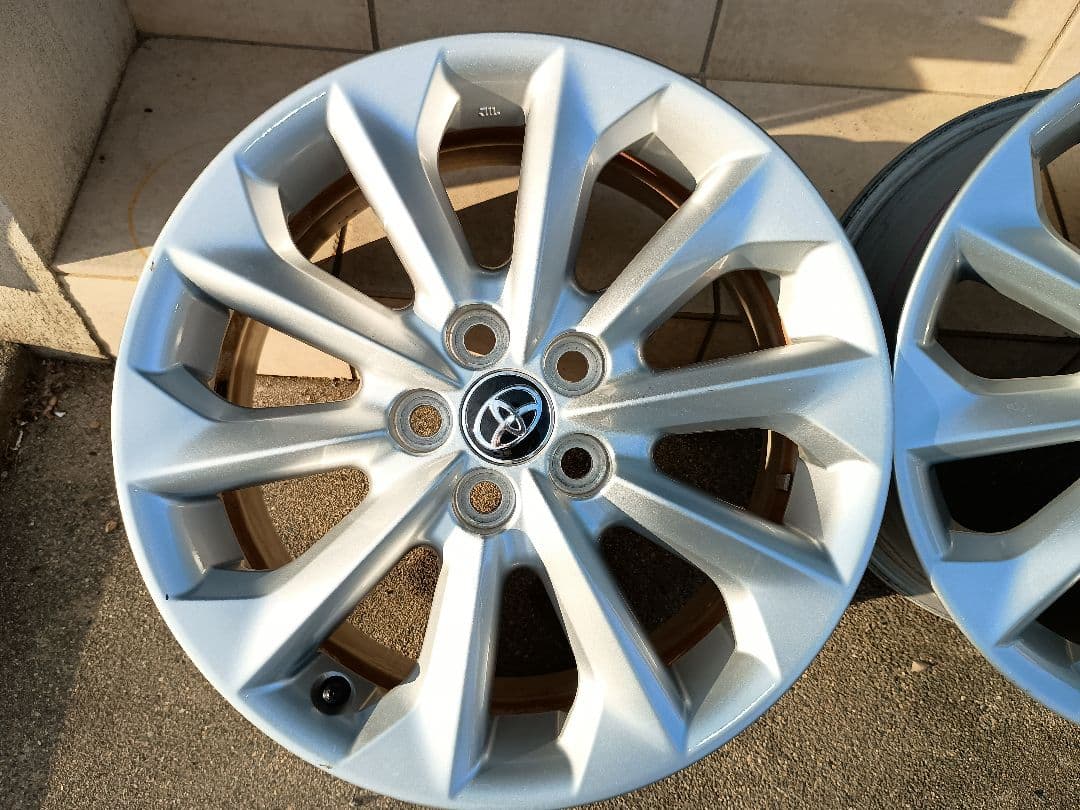 トヨタ 16インチ カローラツーリング純正ホイール