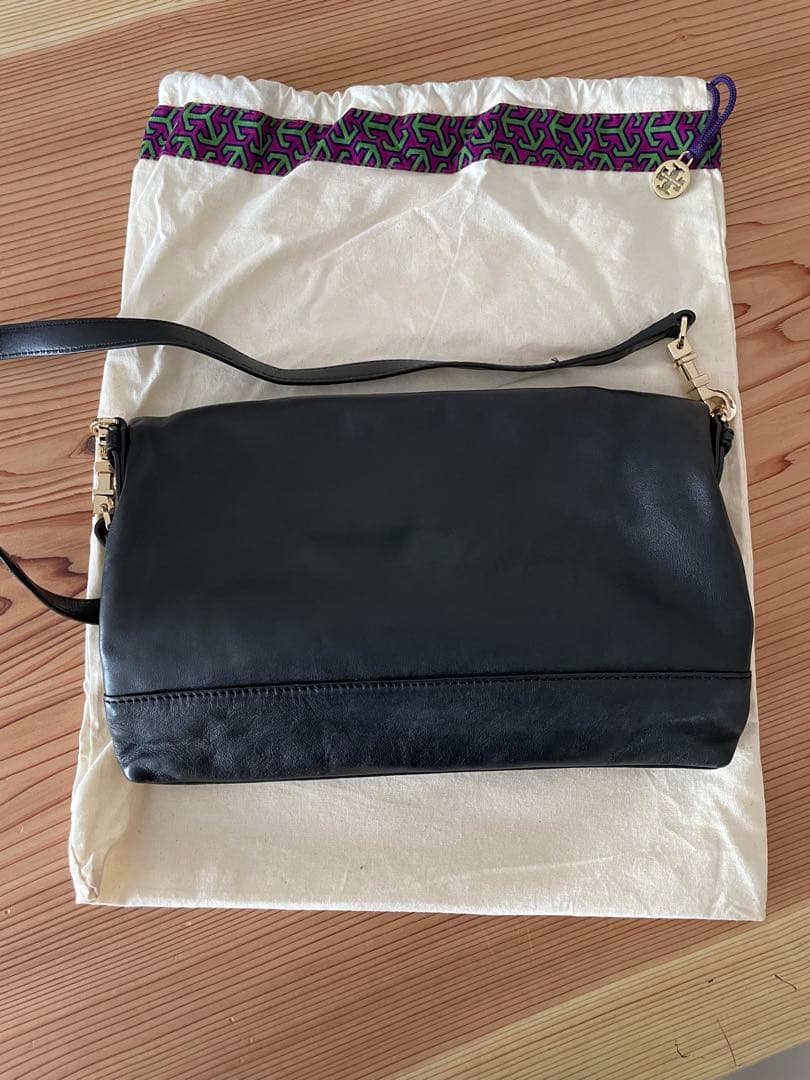 トリーバーチ　レザークラッチバッグ