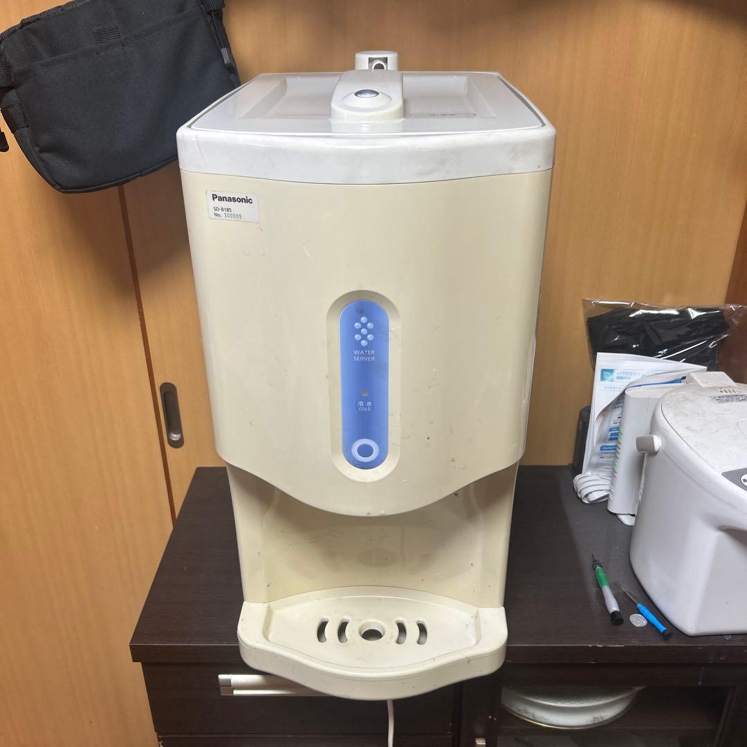 冷水機、給水器