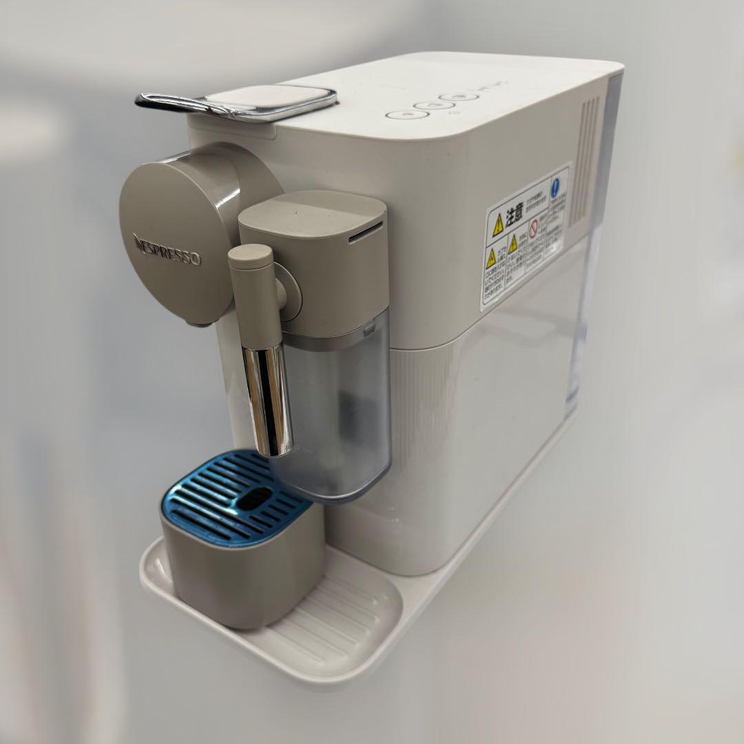 8551.ネスプレッソ ラティシマワン F111 ホワイト