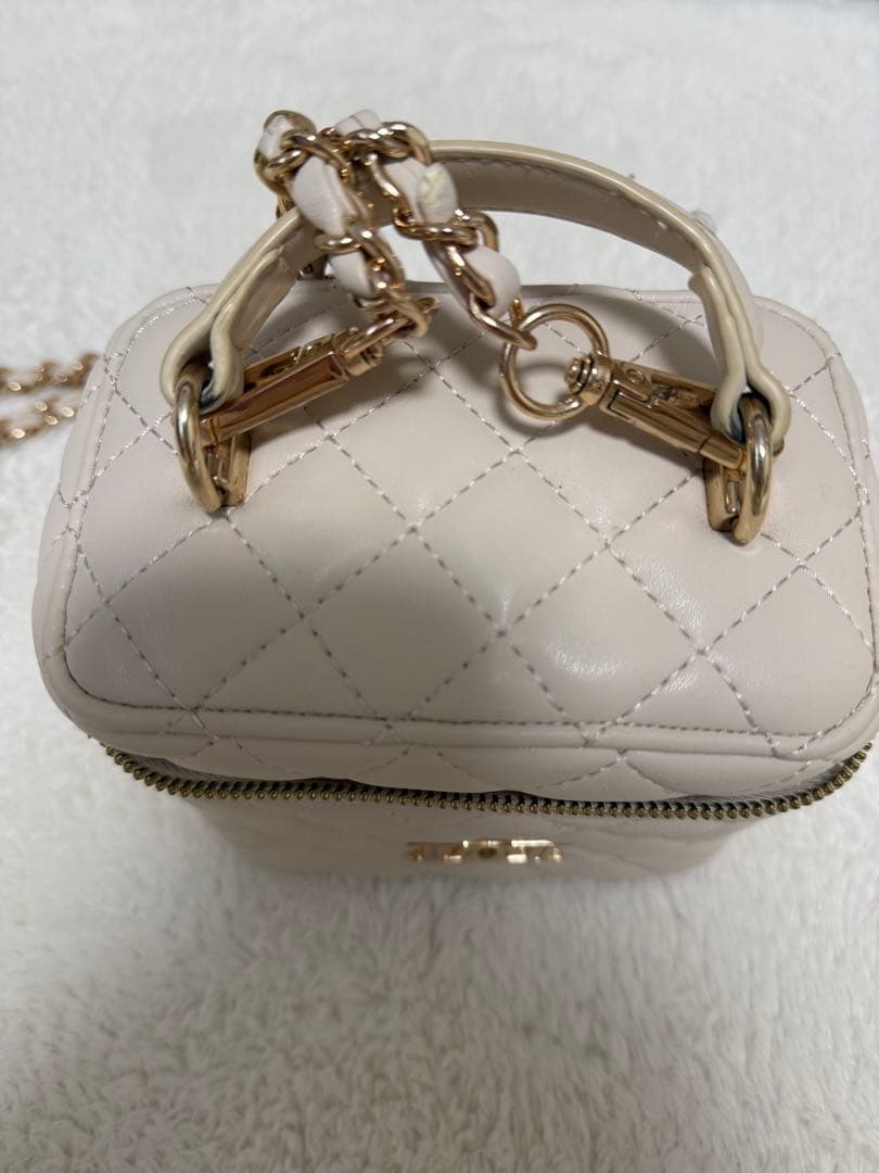 Darich ダーリッチ キルティングスクエアミニバッグ アイボリー