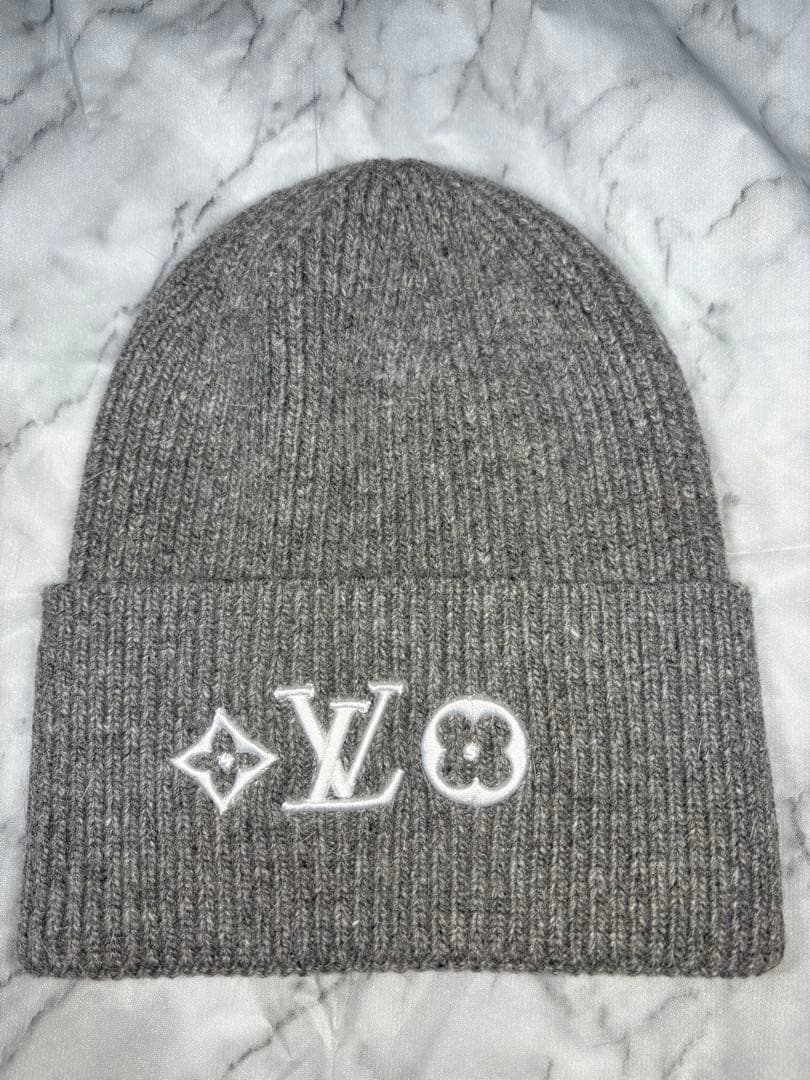 極美品　LOUIS VUITTON グレーニット帽　フリーサイズ