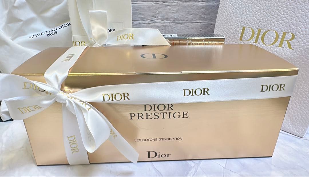 Dior メゾン特別セット ハンド＆ボディローション 香水 リップ コットン 袋