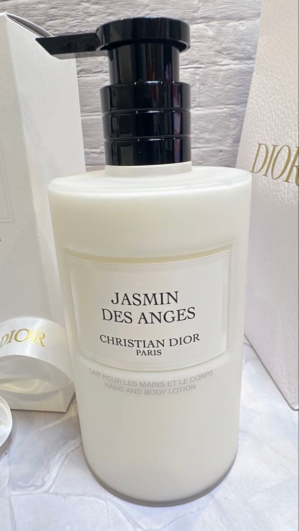 Dior メゾン特別セット ハンド＆ボディローション 香水 リップ コットン 袋