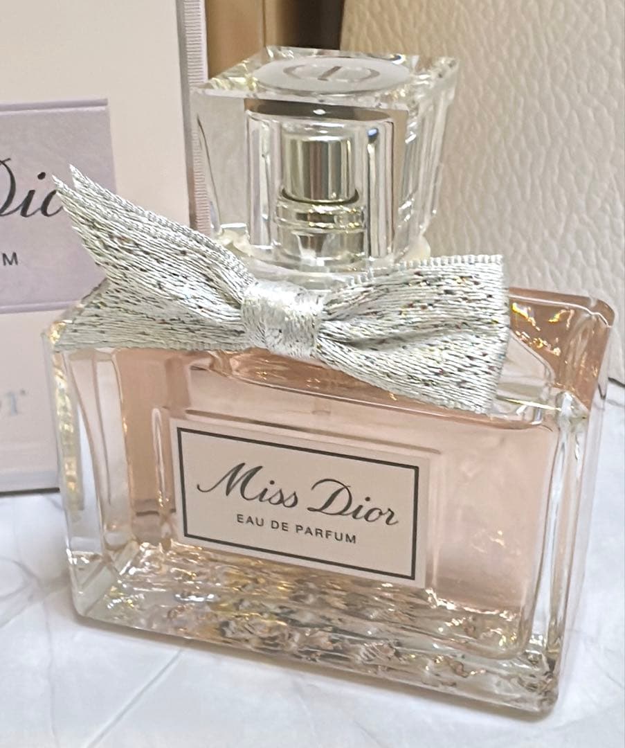 Dior メゾン特別セット ハンド＆ボディローション 香水 リップ コットン 袋