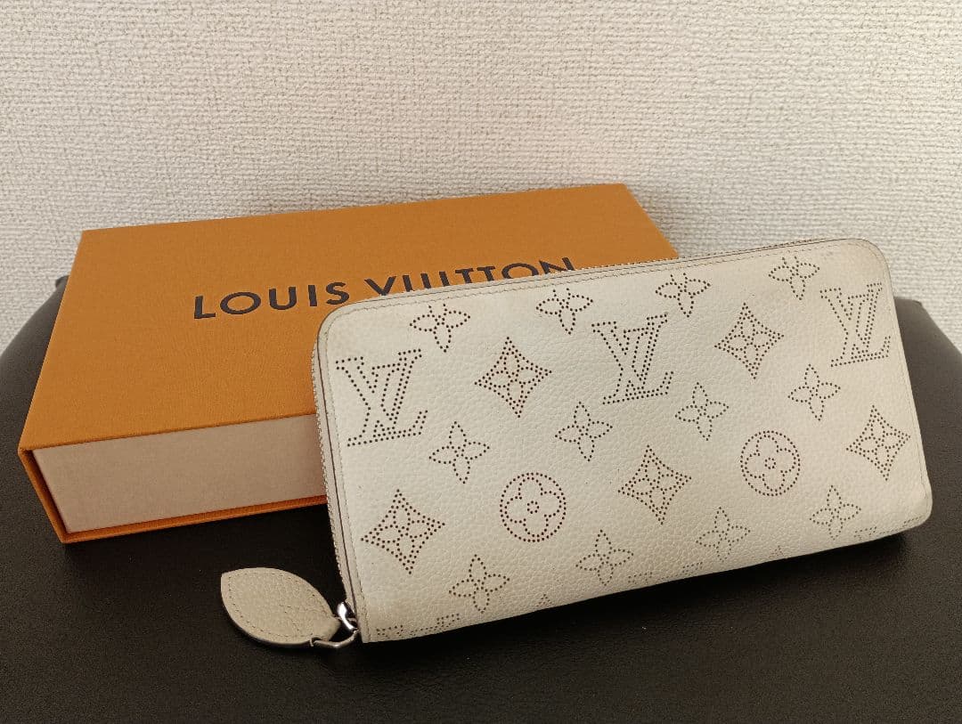 LOUIS VUITTON ルイヴィトン マヒナ ジッピー ガレ