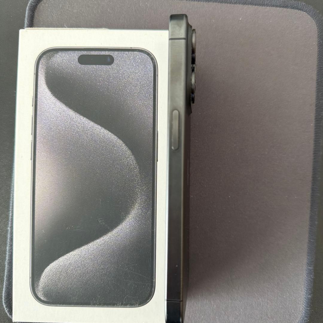 Apple iPhone 15 Pro 128gb本体 ブラックチタニウム