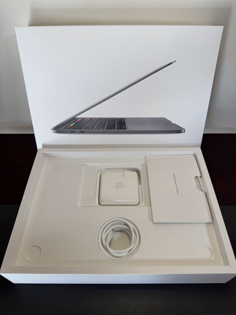 MacBook Pro 2020。16GB。 256GB