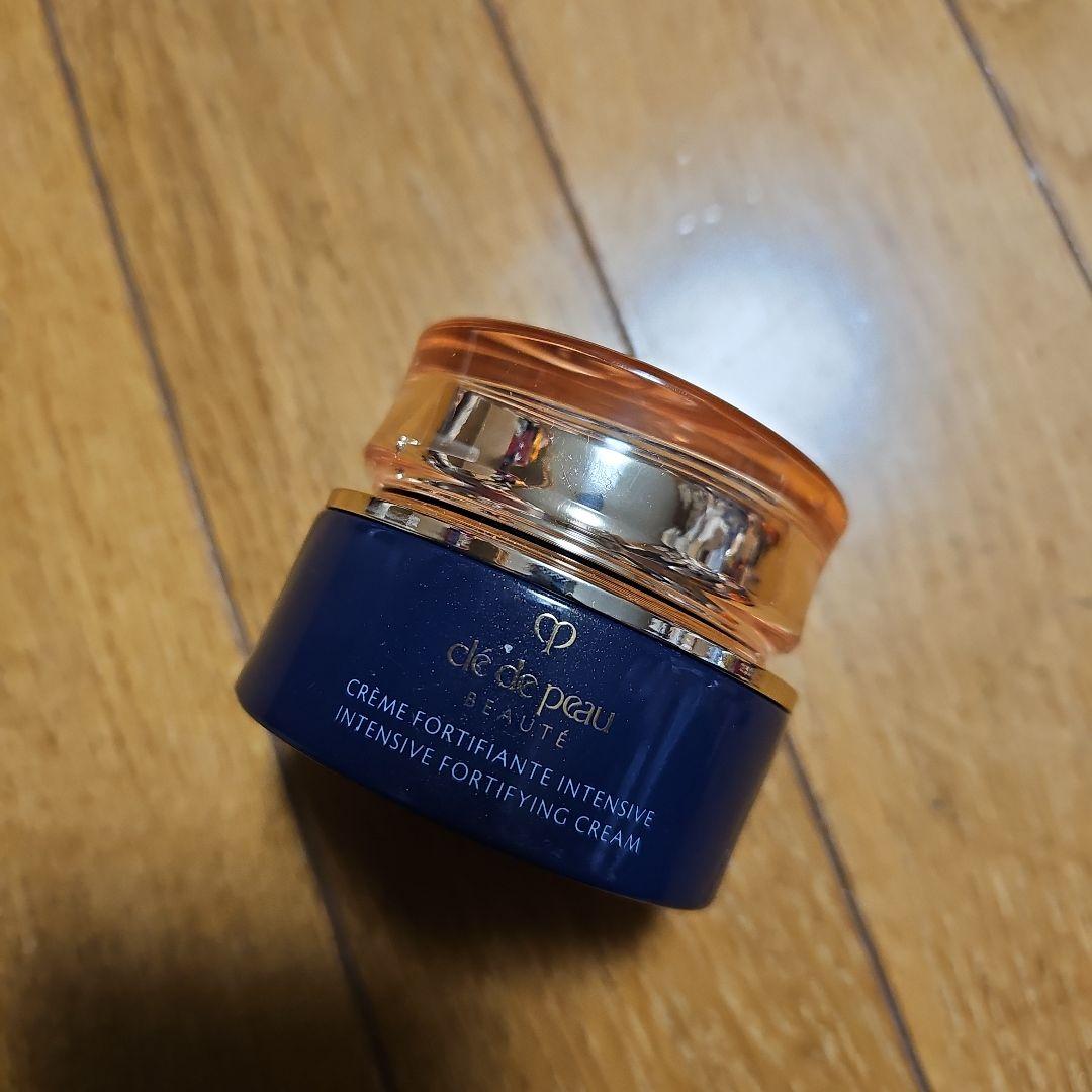 クレ・ド・ポー ボーテ 　クレームアンタンシヴn