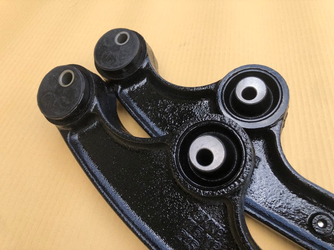 【全国送料無料】ジムニーJB23 新品偏芯ブッシュフロントアーム３インチアップ