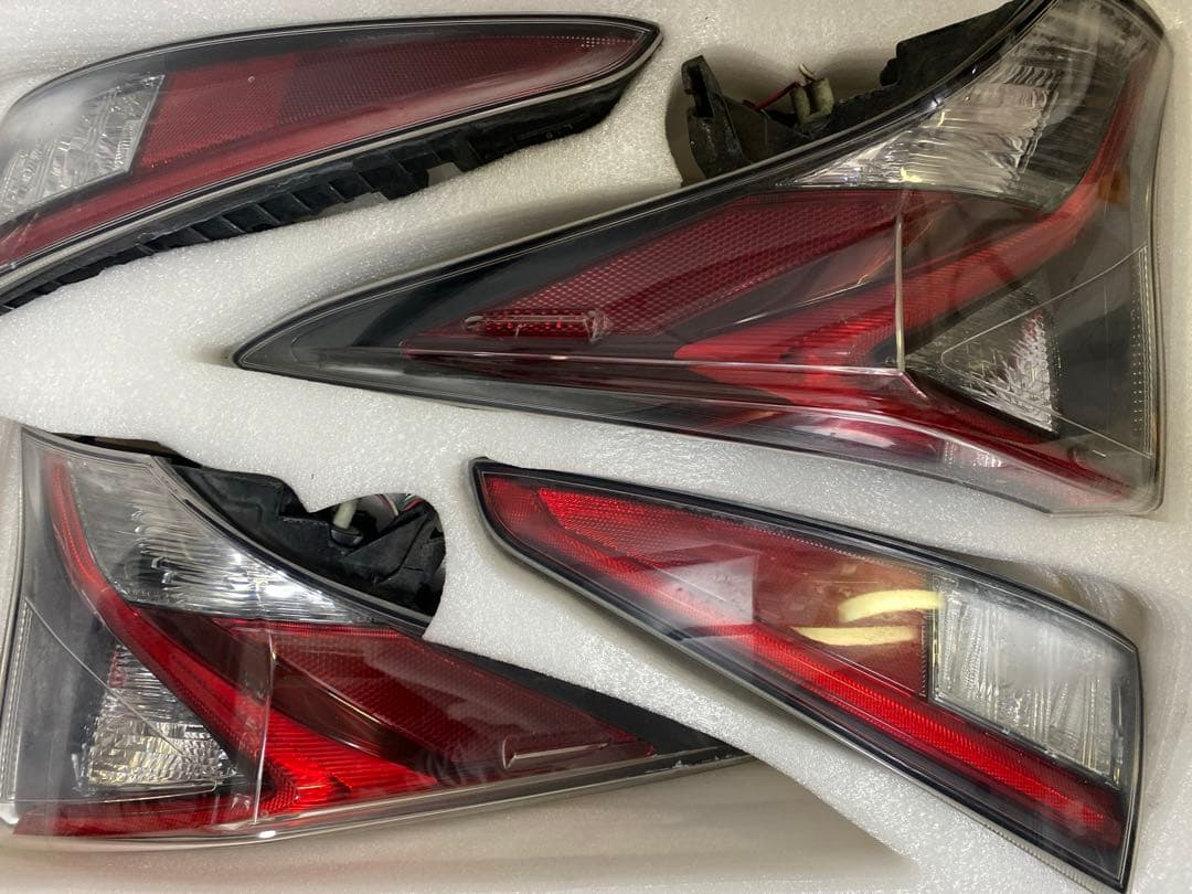 50プリウス前期　テールランプ　フルセット　純正