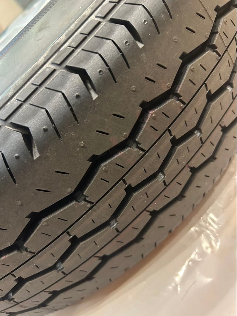 ハイエース純正タイヤ　ブリヂストン　納車時外し　4本セット