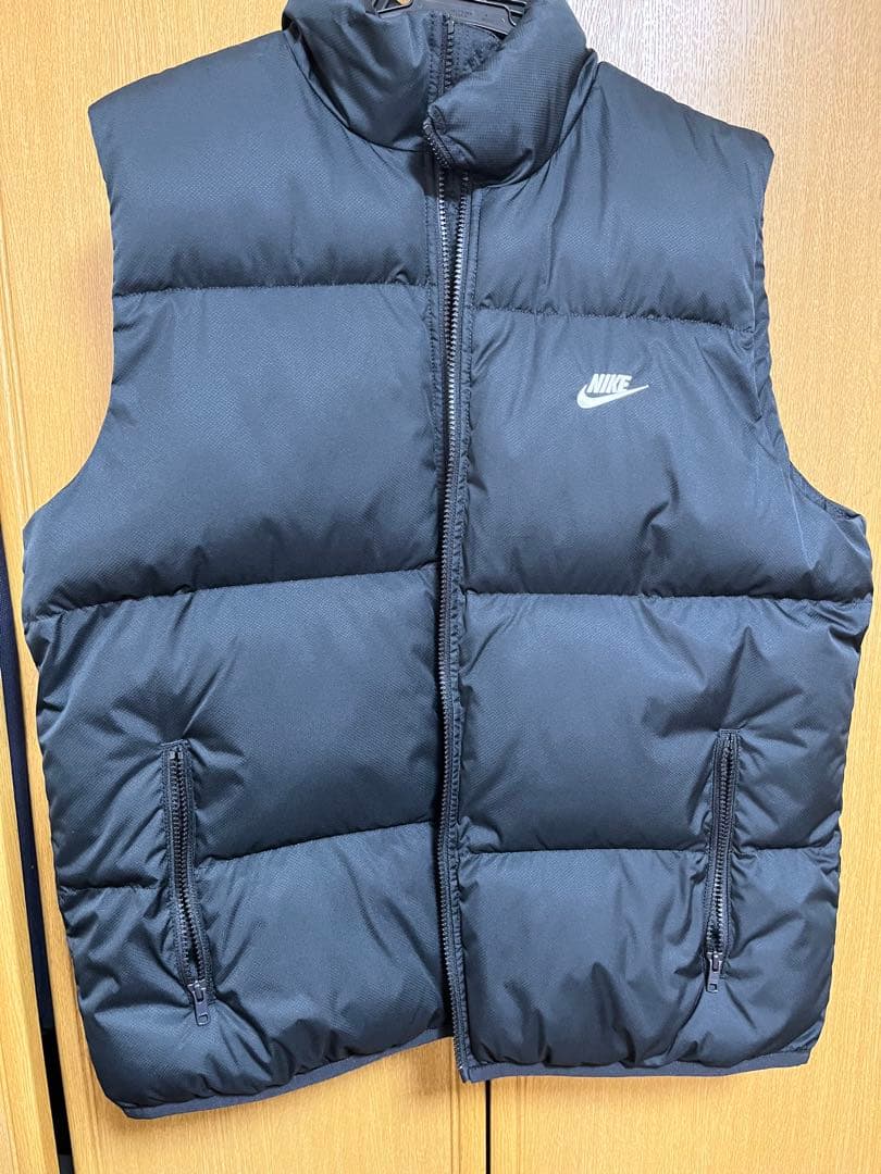 【にじてる】Nike ブラック ダウンベスト