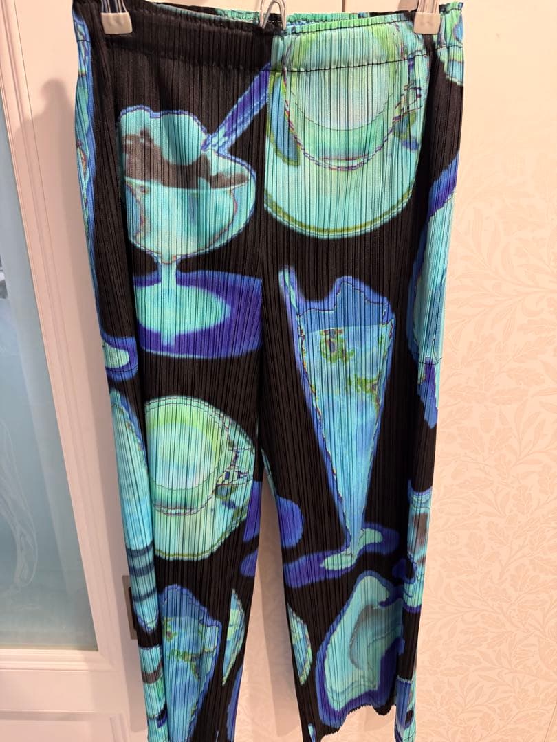 プリーツプリーズ　thermal foods trousers black