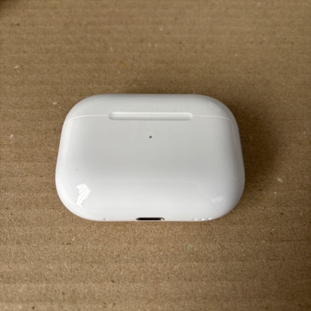 Apple AirPods Pro 2 Lightning端子