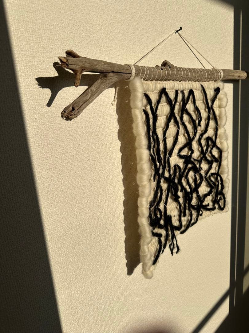 MER［メール］ハンドメイド 羊毛タペストリーホワイト×ブラック 大型