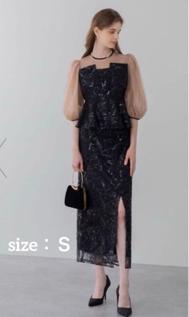 シアーパフスリーブペプラムスパンコール花柄Leja サイズS