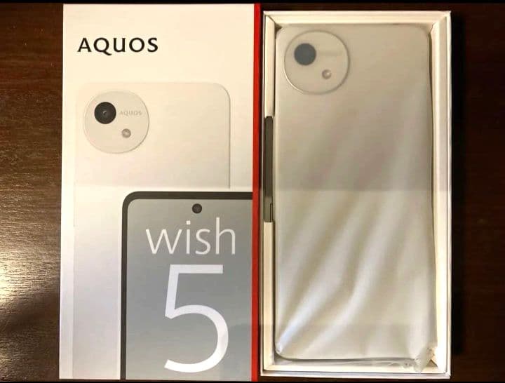 新品 未使用AQUOS wish5 ホワイト 白 ユキ yuki SH-52F