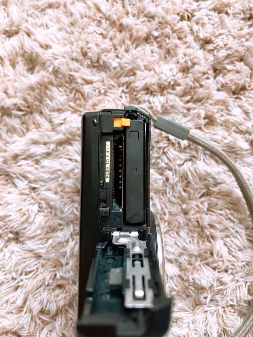 FUJIFILM FINEPIX 12メガピクセル コンパクトデジタルカメラ