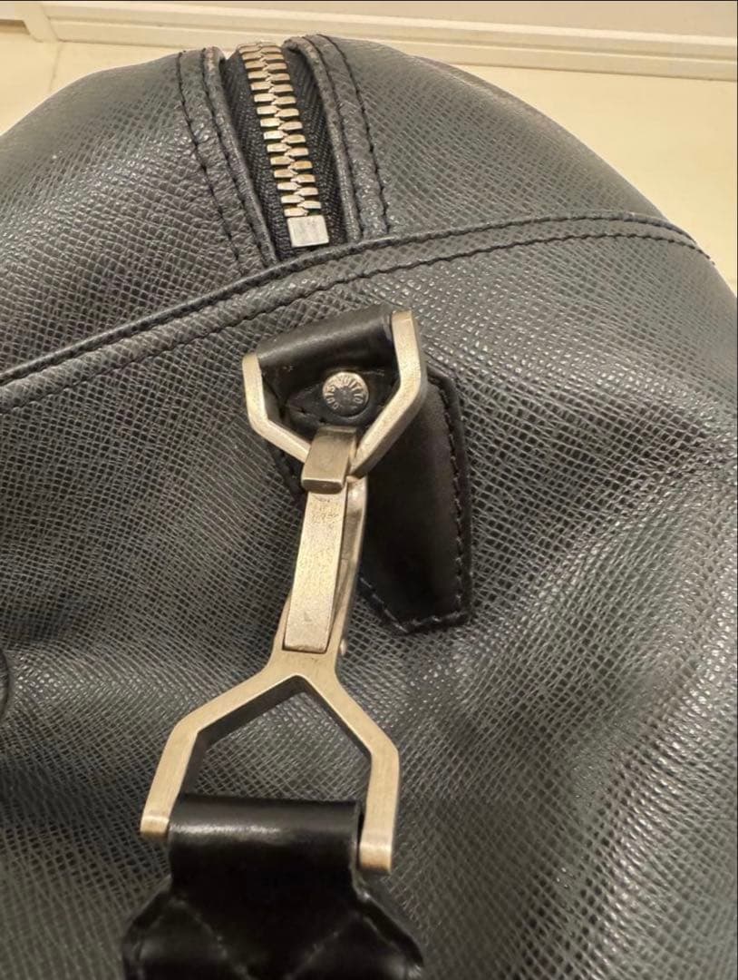 LUIS VUITTON タイガ　ケンダルPM