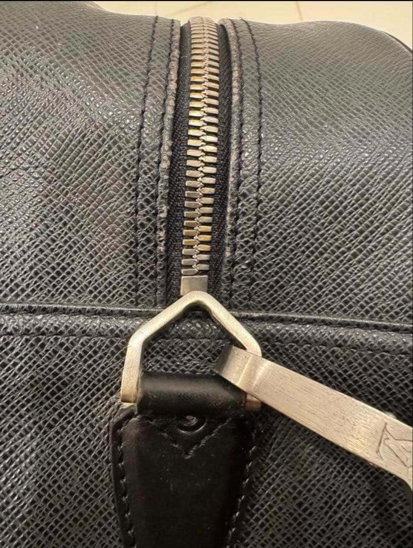 LUIS VUITTON タイガ　ケンダルPM