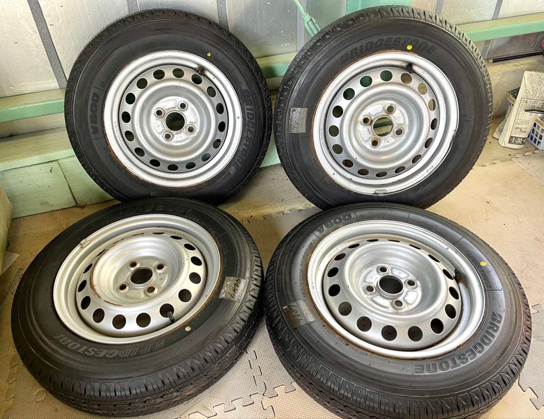 トヨタ プロボックス用 ブリヂストン14インチ タイヤ 2024年製