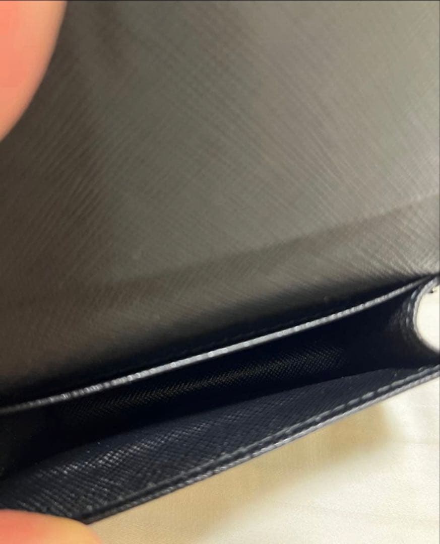 プラダ　名刺入れ　黒　サフィアーノ