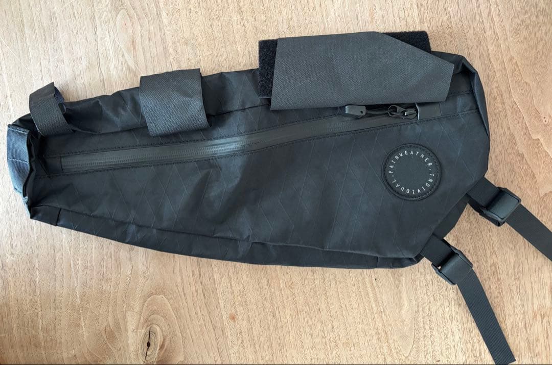 FAIRWEATHER フェアウェザー half frame bag