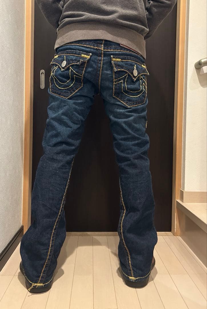 True Religion トゥルーレリジョンJOEY SUPER T 28