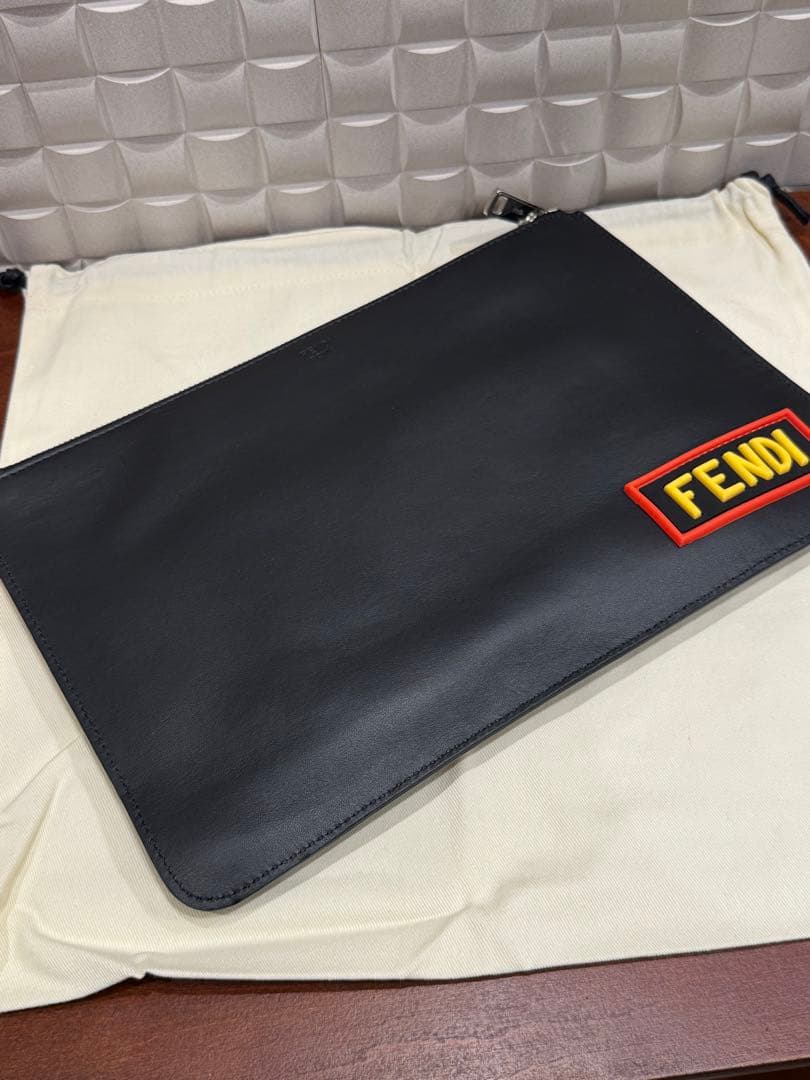 フェンディ ボキャブラリー LOVE ポーチ 小物入れ クラッチバッグ レザー