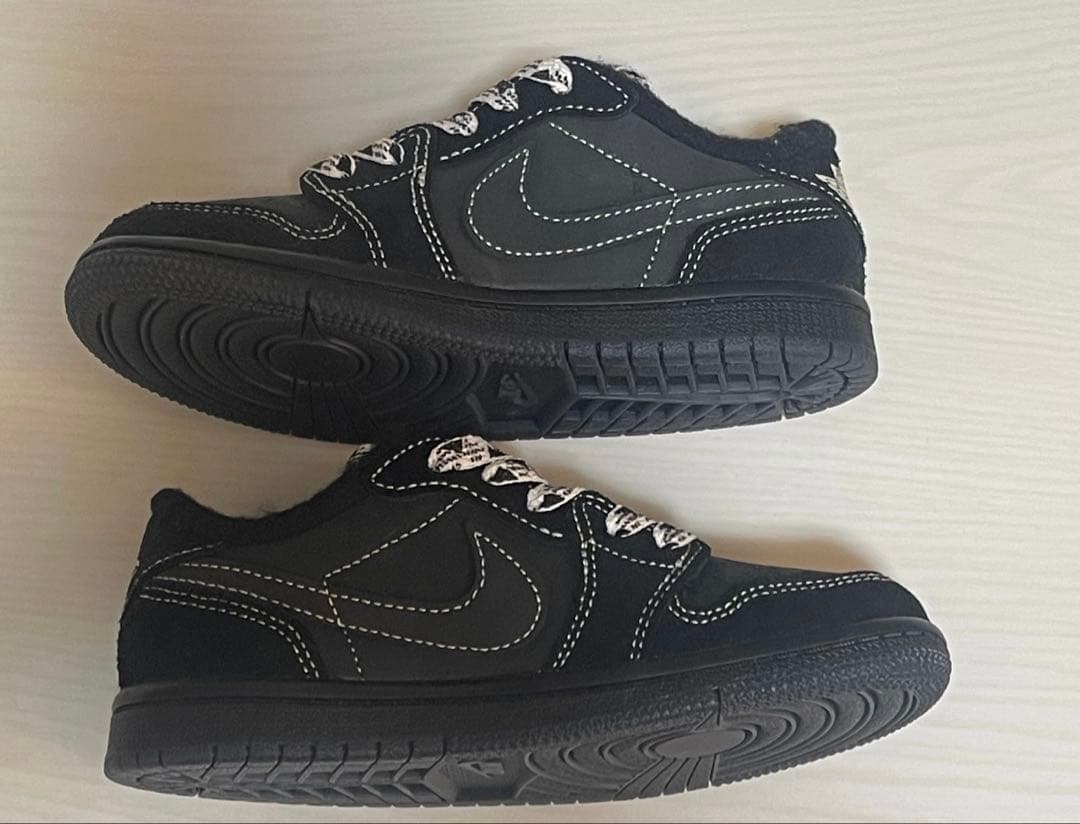 ナイキ トラヴィススコット エアジョーダン1 ロー (TD) ブラックファントム