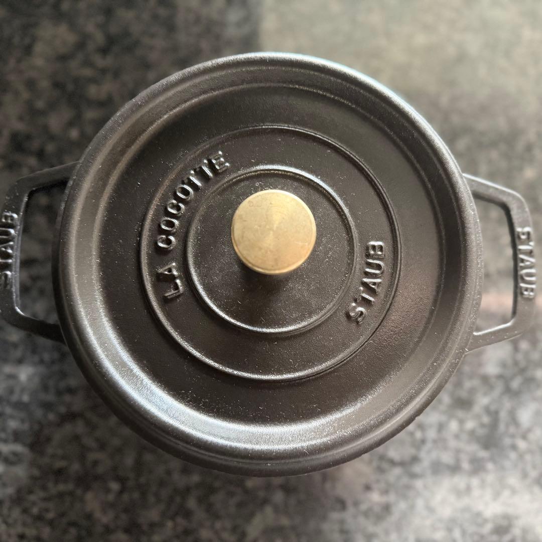 【美品】ストウブ ピコ・ココット ラウンド 22cm ブラック（黒）