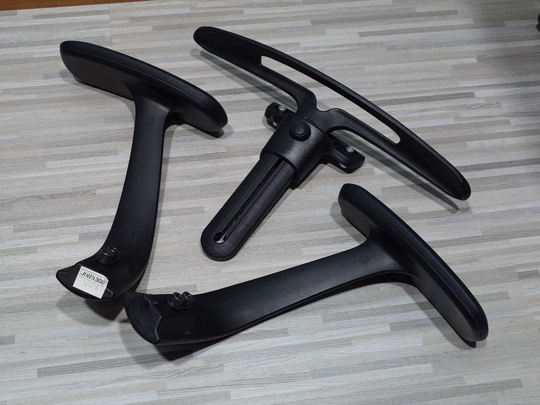 オカムラ シルフィー　アームレスト&コートハンガー