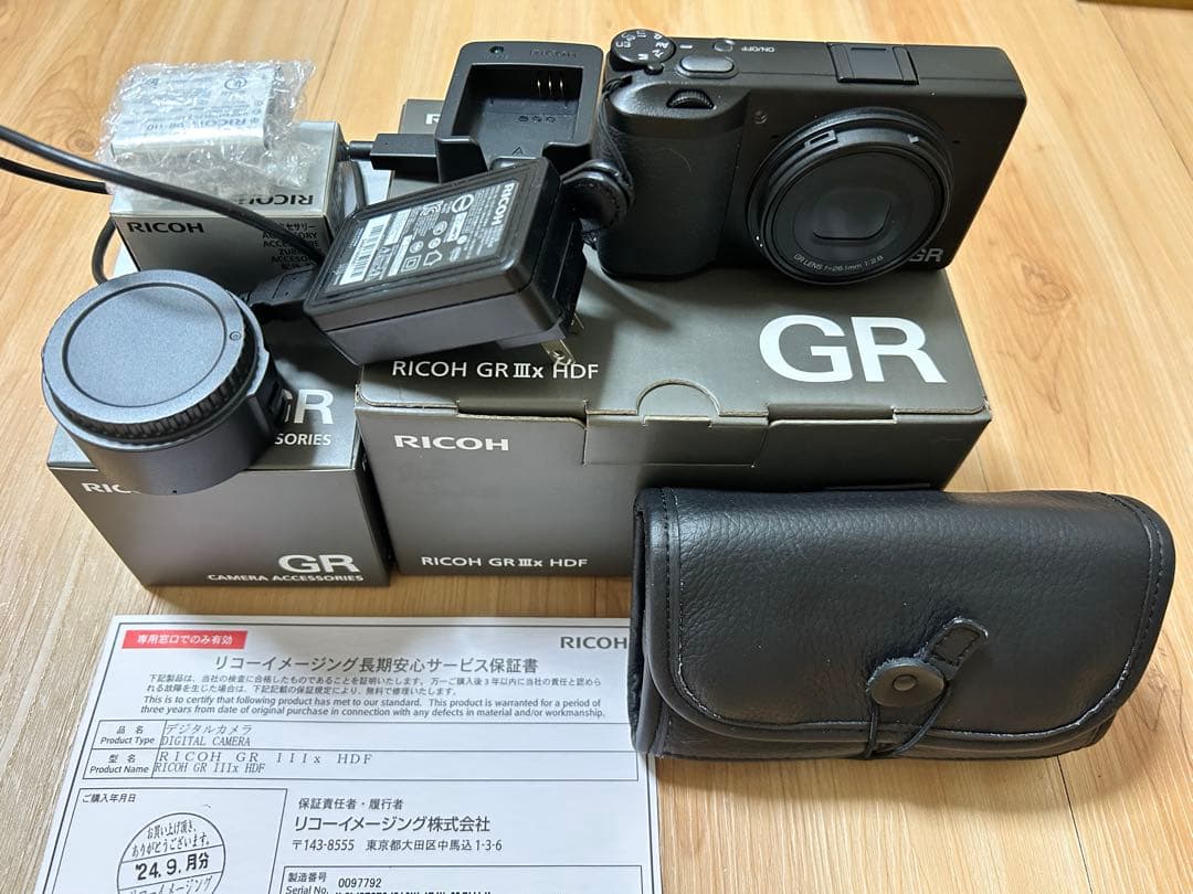 RICOH GR IIIx HDF本体と付属品