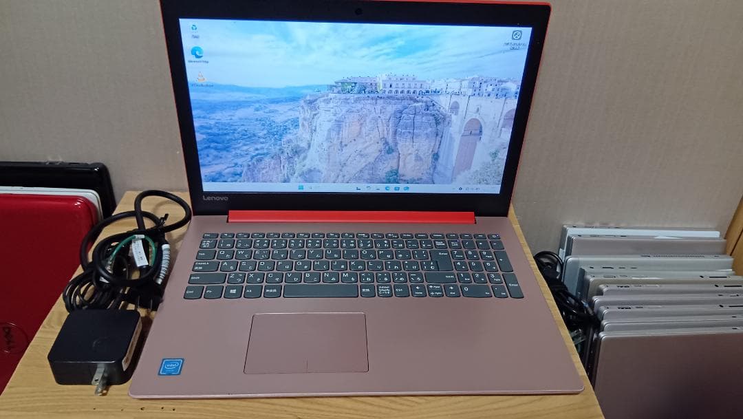 Lenovo IDEAPAD 320 celeron コーラルレッド