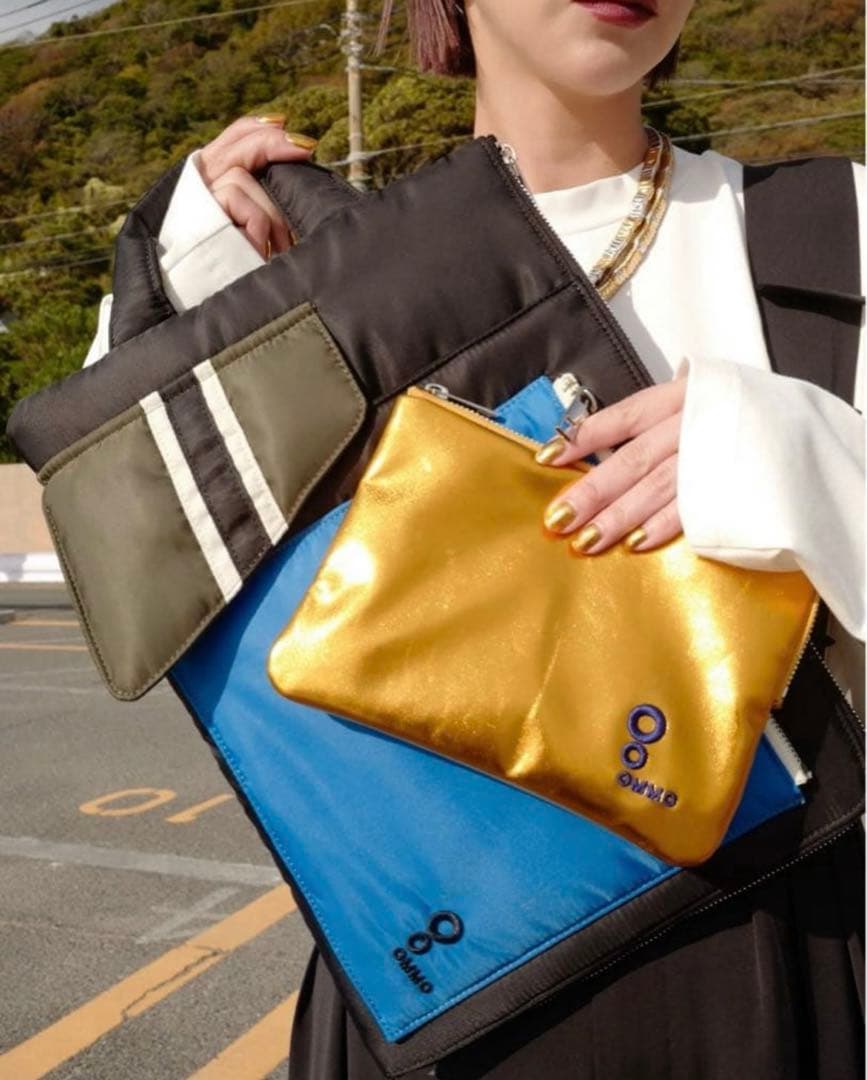 OMMO 新品未使用　バッグandポーチ