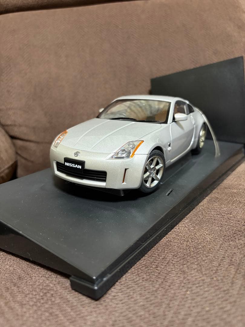 ミニカー AUTOart Nissan Fairlady Z 1:18