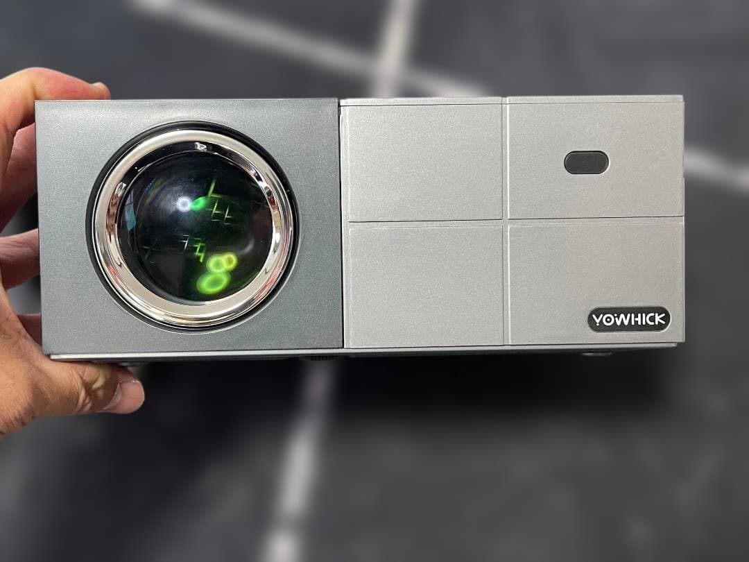 YOWHICK プロジェクター 手のひらサイズ