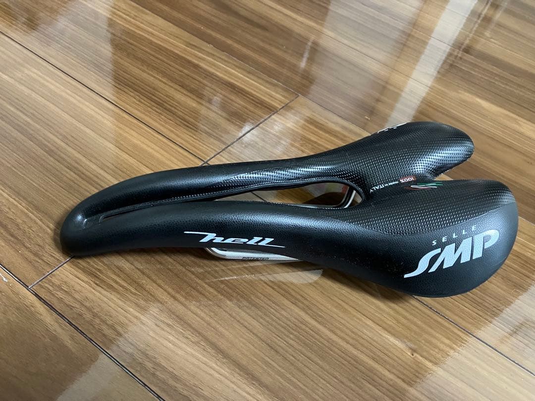 SMP Hell ブラック サドル
