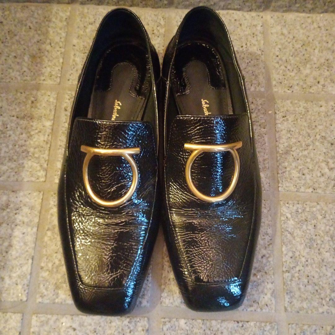★Ferragamoローファー