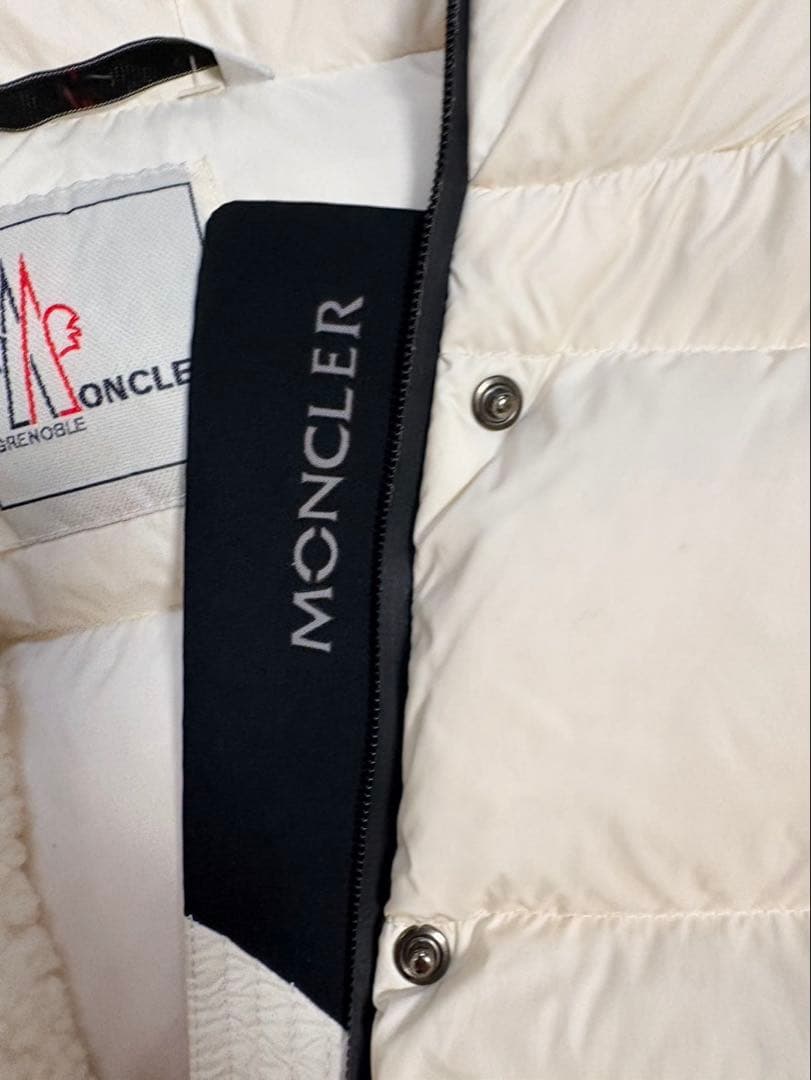 モンクレール　ダウンジャケット　ダウンベスト