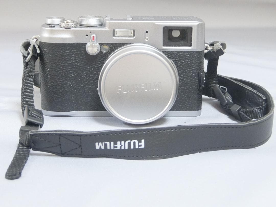 デジタルカメラ FUJIFILM FinePix X100