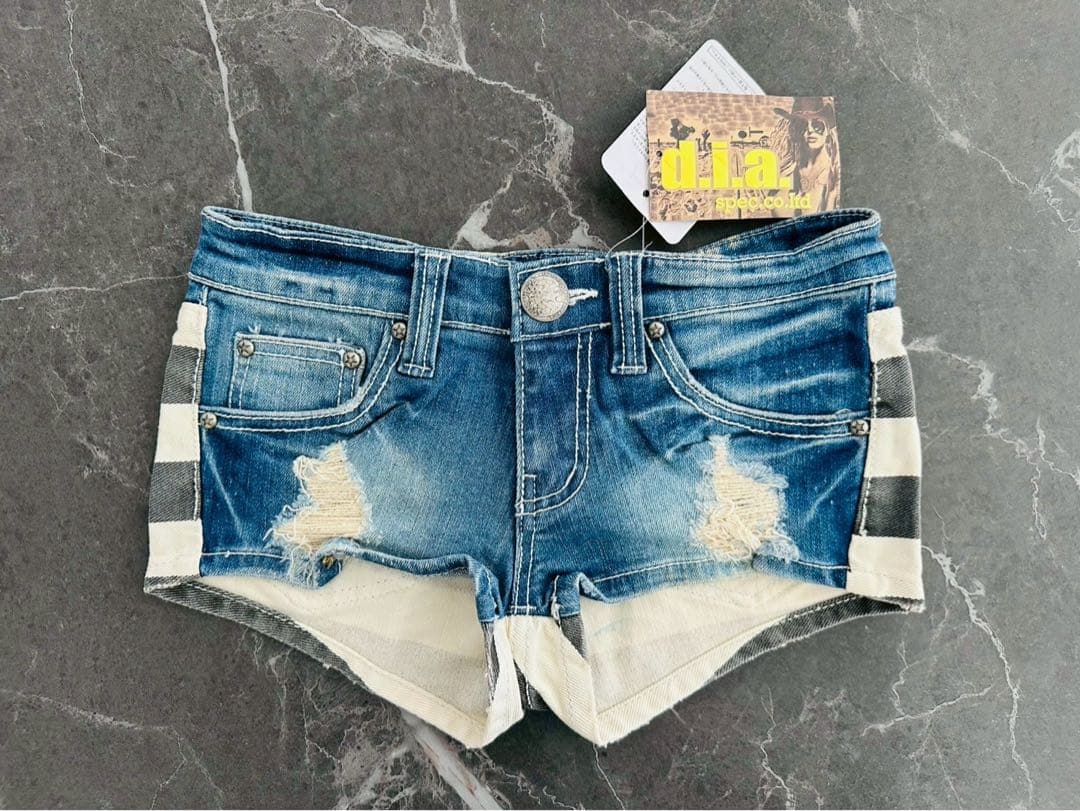 レア☆新品d.i.a.☆クラッシュショーパン 前後デザイン違い デニム