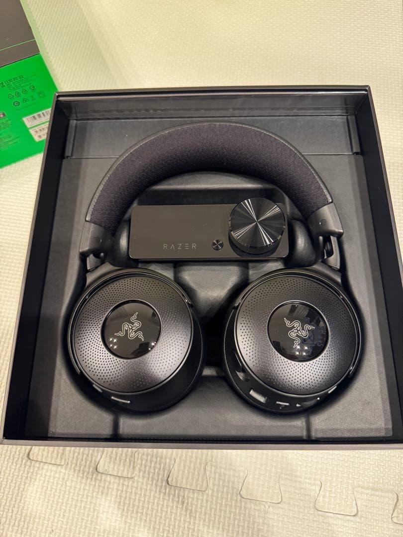 ヘッドホン Razer Kraken V4 Pro