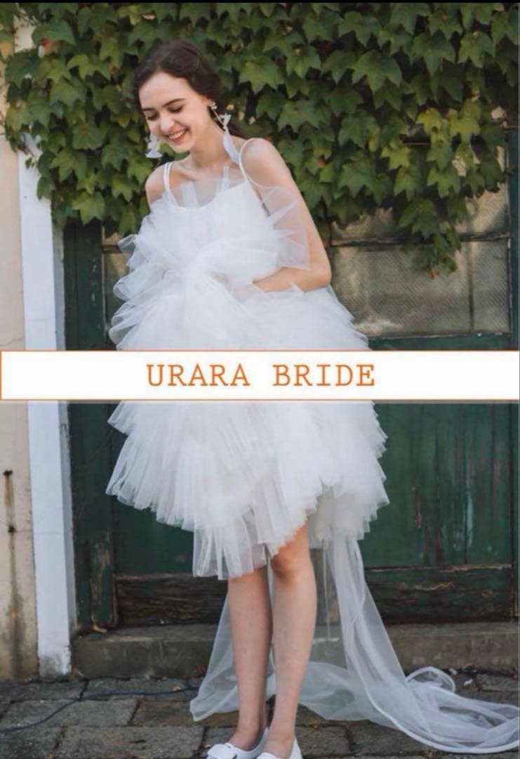 スパゲティストラップ ティアードチュールウエディングドレス