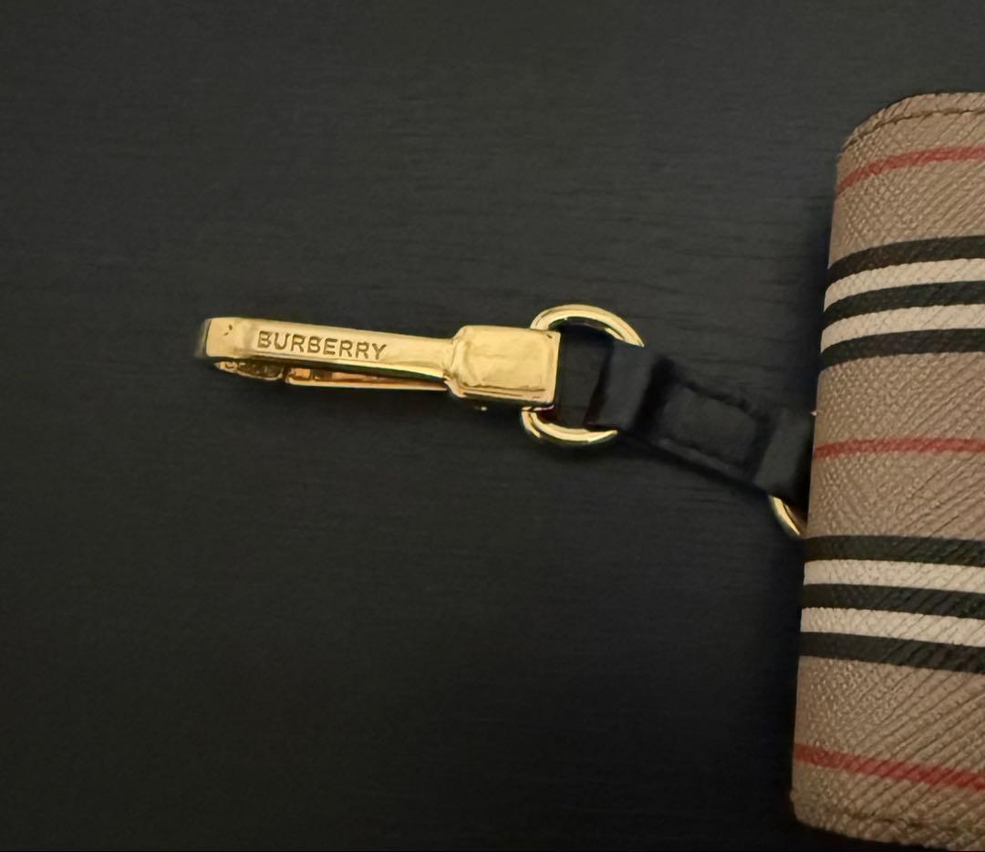 BURBERRY AirPods Proケース