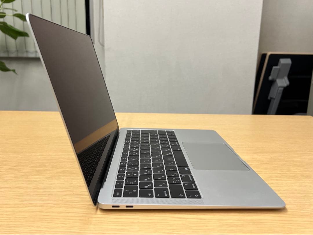 Apple MacBook Air 16GB/256GBシルバー 本体