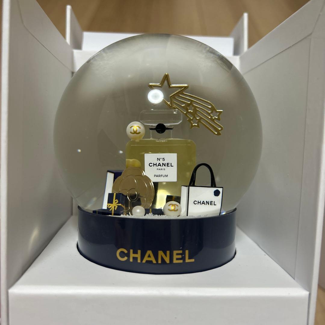 CHANEL スノードーム 2025年