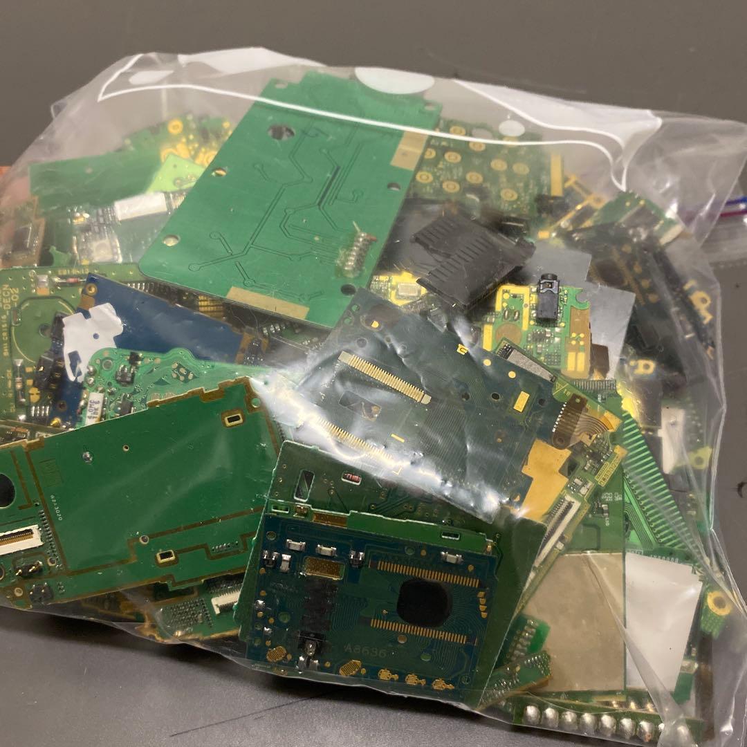 都市鉱山　ガラケー・スマホ・基盤類等